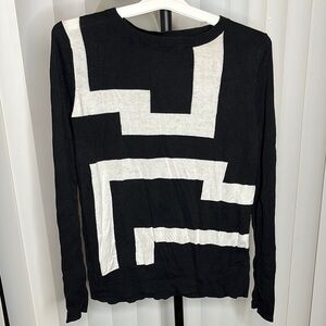 Geometric Black and White Lightweight Sweater
